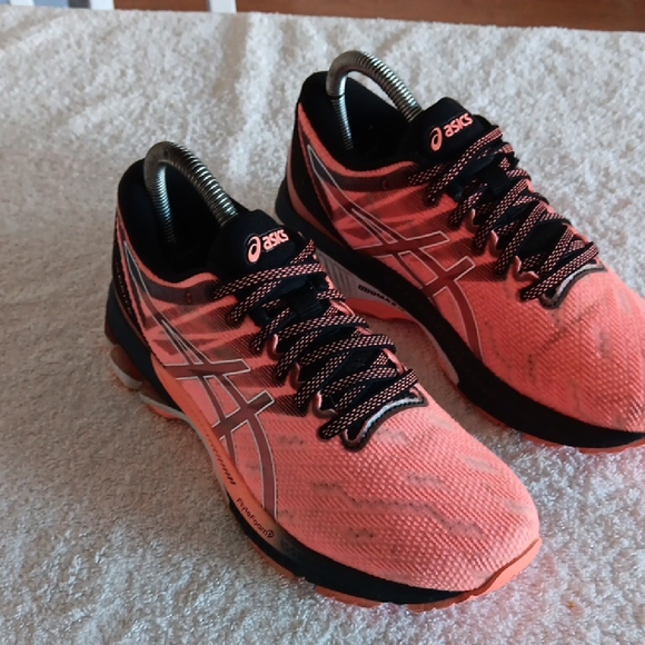 Asics Gel Jadeite Running Shoes - Picture 3 of 16
